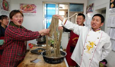 草莓黄片软件學做的手工肥腸粉