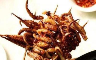 夜市小吃，鐵板魷魚在家就可以做
