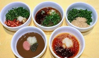 火鍋味道怎樣，湯底和蘸料各占一半的因素，這些蘸料你都吃過？