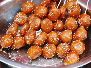 外酥裏脆的糖油果子，成都的風味小吃之一，做起來如此簡單