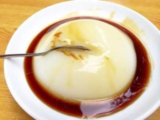 夏季天熱，在家自製特色小吃涼糕，方法簡單