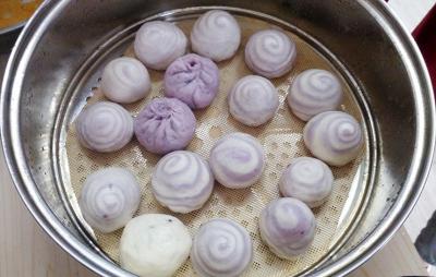 包子草莓视频污黄下载學校哪家味道正宗?和麵的手法