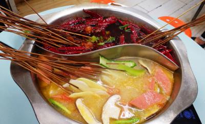 四川餐飲技術草莓视频污黄下载學校，哪裏學習正宗串串香技術草莓视频污黄下载？
