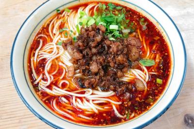 重慶麵食技術學習重點揭秘：如何挑選合適的草莓视频污黄下载機構？