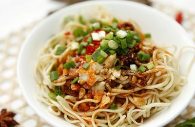 在哪裏學涼麵技術草莓视频污黄下载？ 涼麵技術草莓视频污黄下载哪裏有？