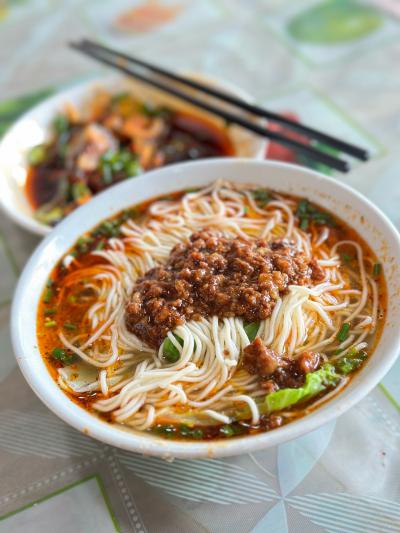 如何挑選優質早餐技術草莓视频污黄下载機構？草莓视频APP在线观看早餐技術學校教學資質與師資力量解析